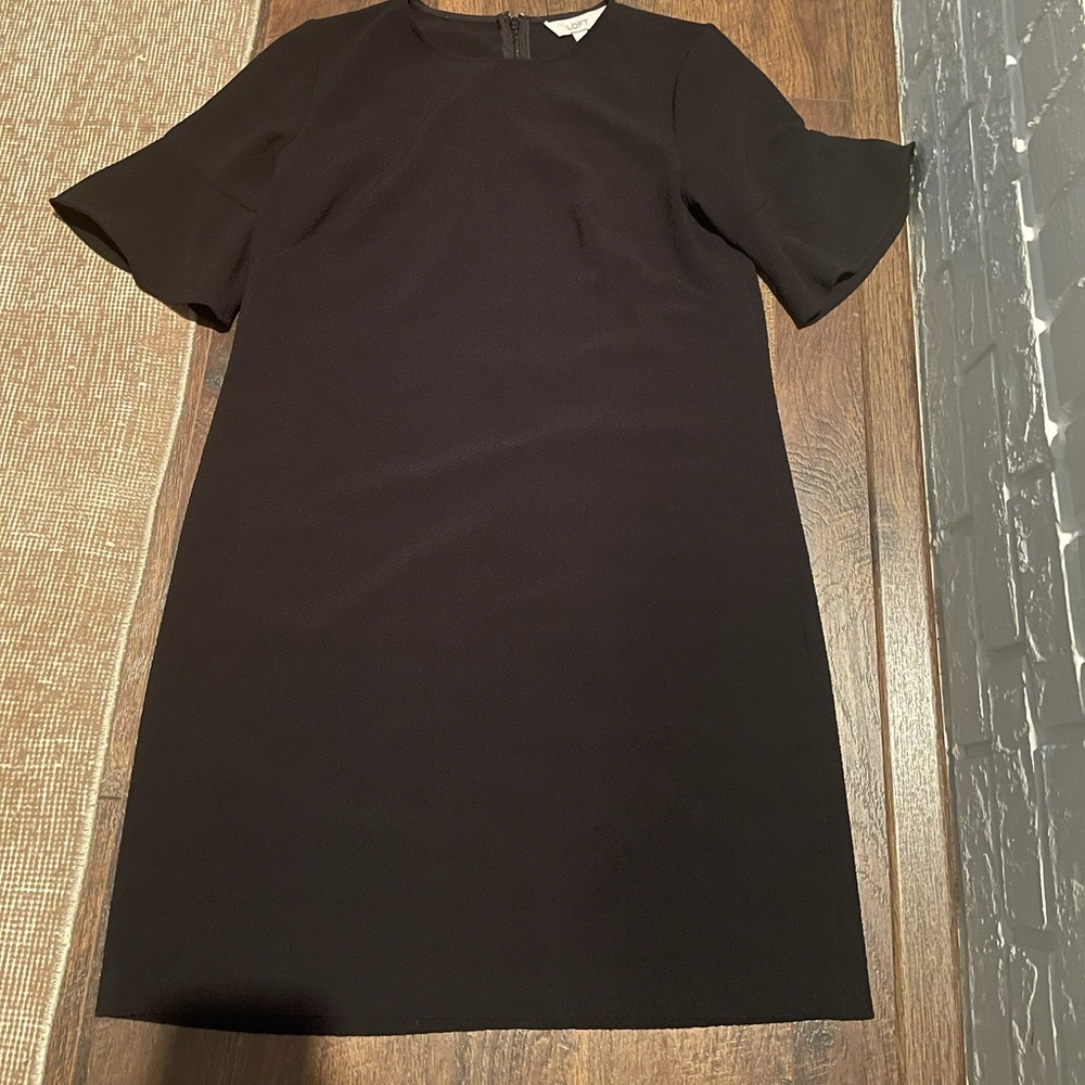 Ann Taylor loft size 2 classic black dress with slight ruffle sleeve